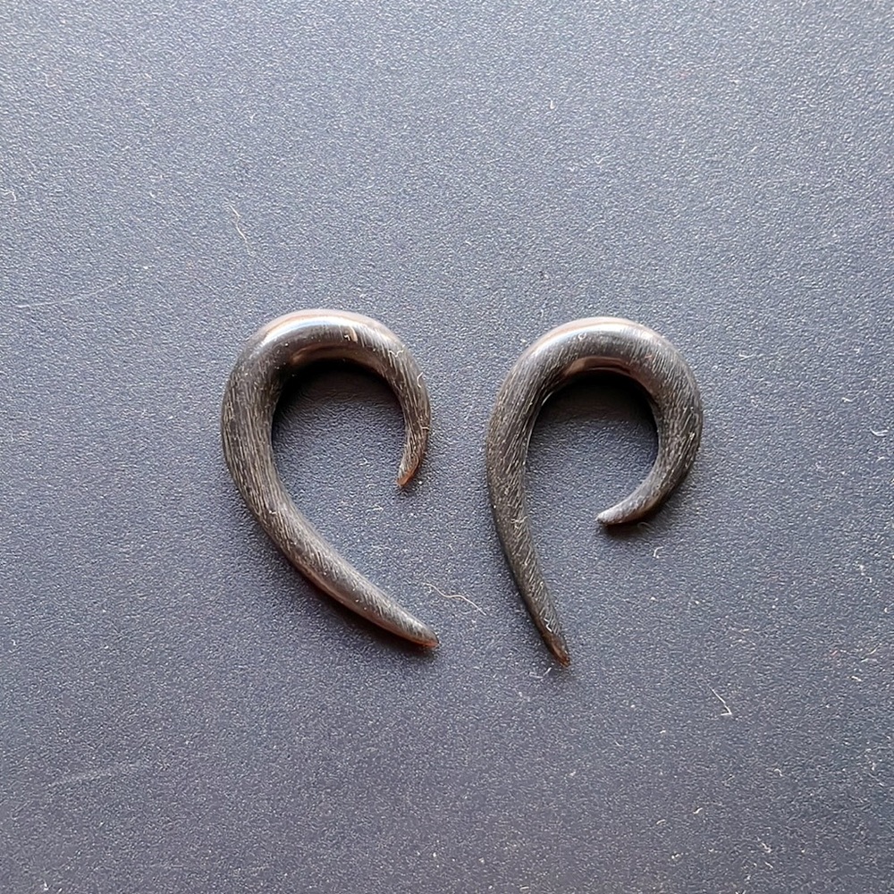 Horn ear hangers 8 gauge